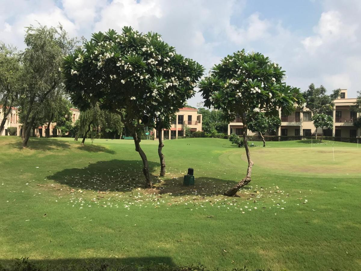 Premium Apartment In Tarudhan Valley Golf Resort Manesar Eksteriør billede