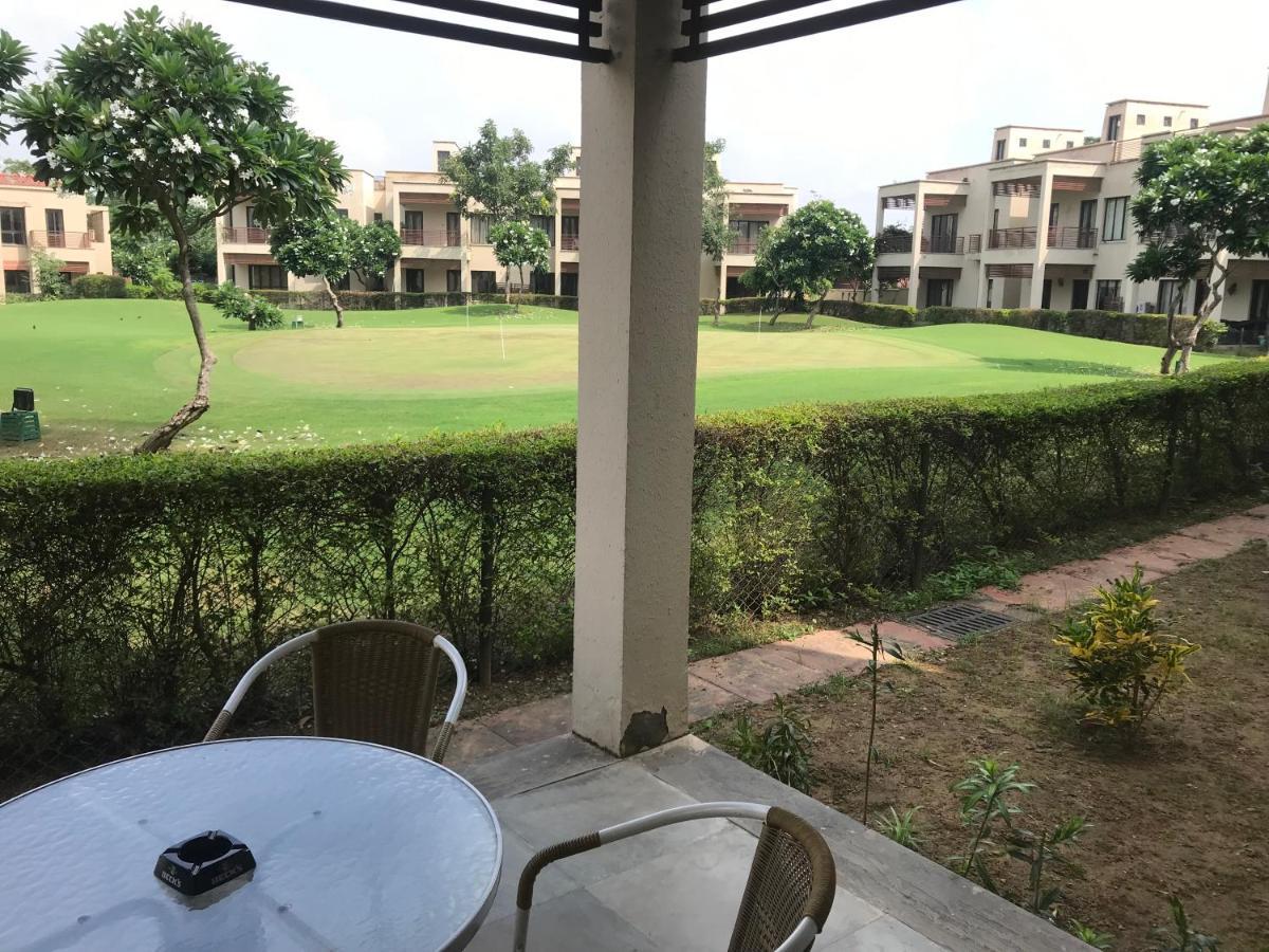 Premium Apartment In Tarudhan Valley Golf Resort Manesar Eksteriør billede